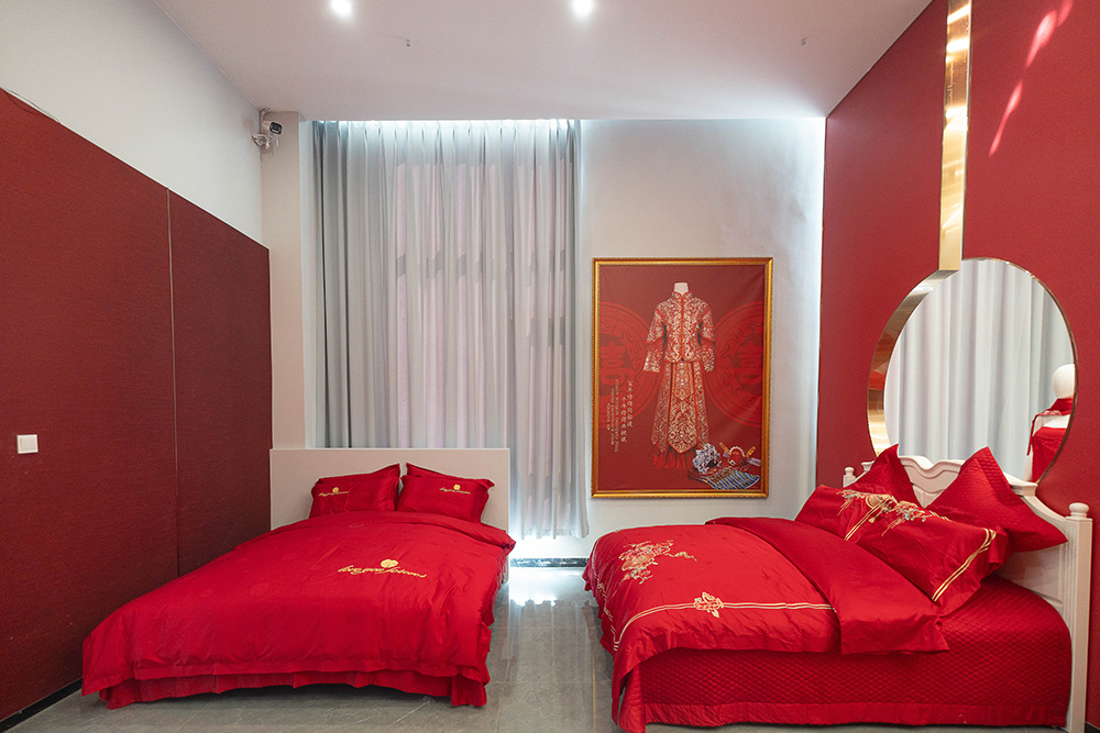 全棉贡缎绣花婚庆套件